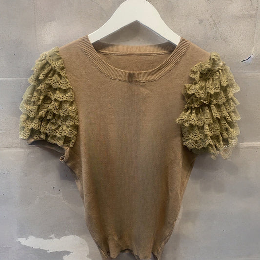 LACE FRILLED KNITTED T SHIRT
